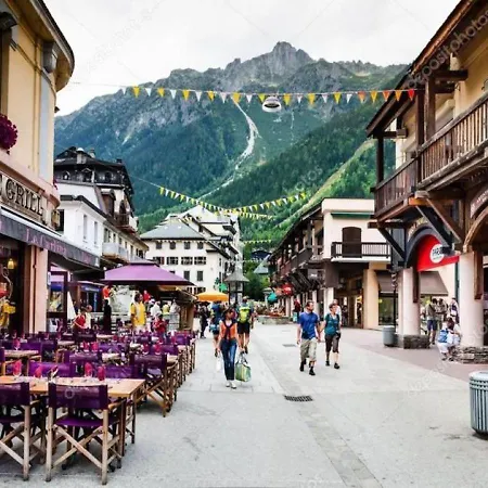 Du Brevent - Village * Chamonix